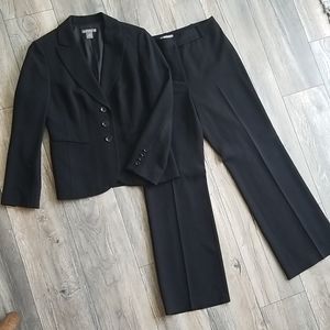 Ann Taylor Classic Black 2-Piece Pantsuit, Size 8